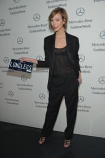 Karlie Kloss feet photo thumbnail