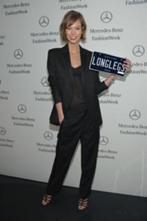 Karlie Kloss feet photo thumbnail