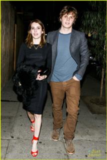 Emma Roberts feet photo thumbnail