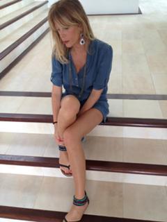 Alessia Marcuzzi feet photo thumbnail