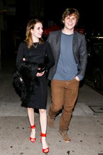 Emma Roberts feet photo thumbnail