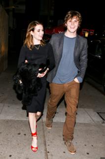 Emma Roberts feet photo thumbnail