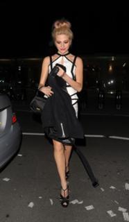 Pixie Lott feet photo thumbnail