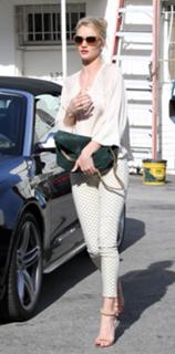 Rosie Huntington-Whiteley feet photo thumbnail