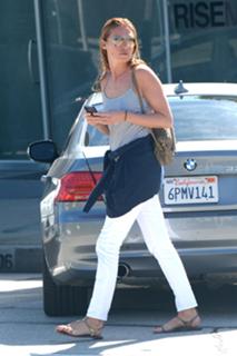 Cat Deeley feet photo thumbnail