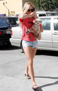 Ashley Tisdale feet photo thumbnail