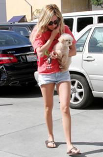 Ashley Tisdale feet photo thumbnail