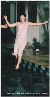 Jennie Garth feet photo thumbnail