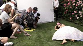Natalie Portman feet photo thumbnail