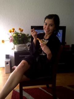 Laura González feet photo thumbnail