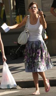 Hilary Swank feet photo thumbnail