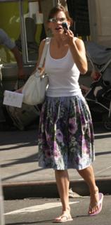 Hilary Swank feet photo thumbnail