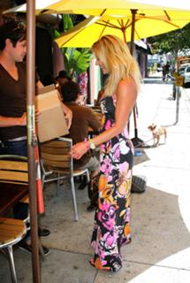 Julie Benz feet photo thumbnail
