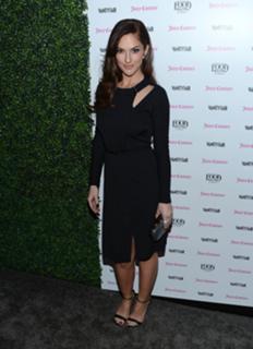 Minka Kelly feet photo thumbnail