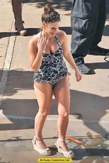 Jessica Lowndes feet photo thumbnail