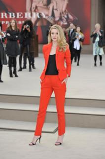 Rosie Huntington-Whiteley feet photo thumbnail