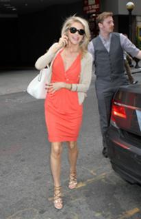 Christie Brinkley feet photo thumbnail