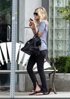 Ashley Olsen feet photo thumbnail