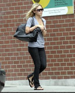 Ashley Olsen feet photo thumbnail