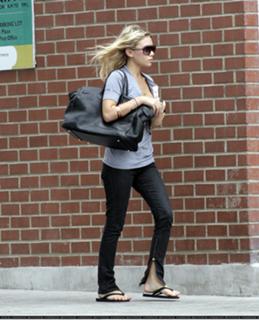 Ashley Olsen feet photo thumbnail