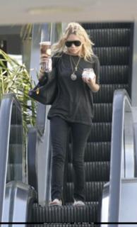 Ashley Olsen feet photo thumbnail