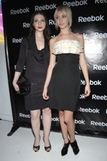 Michelle Trachtenberg feet photo thumbnail