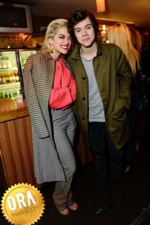 Rita Ora feet photo thumbnail