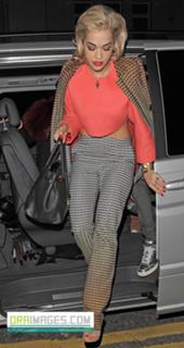 Rita Ora feet photo thumbnail