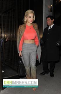 Rita Ora feet photo thumbnail