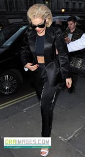 Rita Ora feet photo thumbnail
