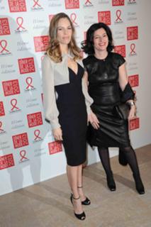 Hilary Swank feet photo thumbnail