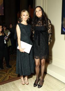 Famke Janssen feet photo thumbnail