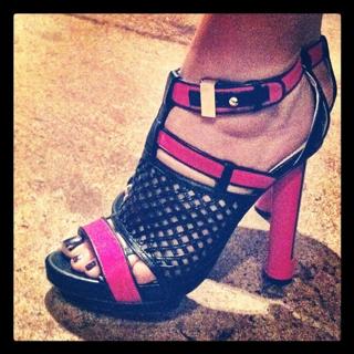 Shay Mitchell feet photo thumbnail