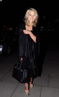 Helen Flanagan feet photo thumbnail