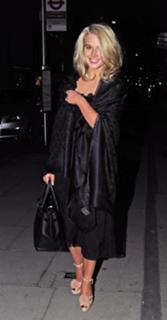 Helen Flanagan feet photo thumbnail
