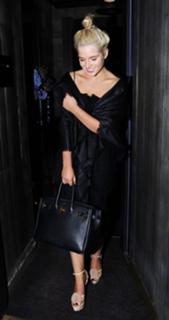 Helen Flanagan feet photo thumbnail