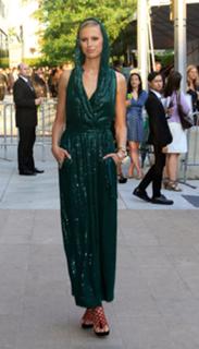 Karolina Kurkova feet photo thumbnail