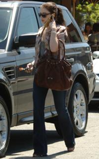 Michelle Trachtenberg feet photo thumbnail