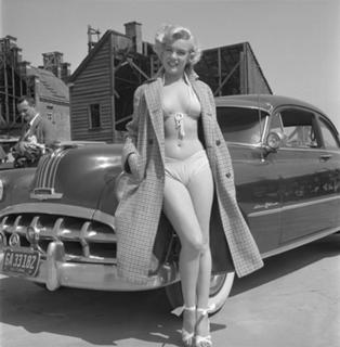 Marilyn Monroe feet photo thumbnail