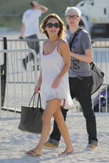Giada De Laurentiis feet photo thumbnail