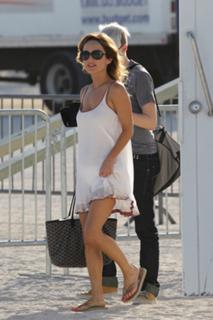 Giada De Laurentiis feet photo thumbnail