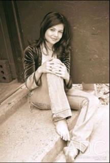 Danielle Campbell feet photo 2