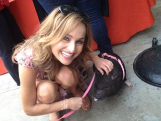 Giada De Laurentiis feet photo thumbnail