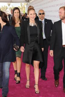Jennifer Lawrence feet photo thumbnail