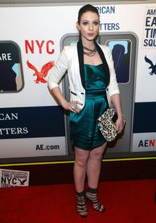 Michelle Trachtenberg feet photo thumbnail
