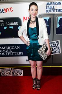 Michelle Trachtenberg feet photo thumbnail