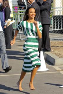 Zoe Saldana feet photo thumbnail