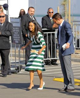 Zoe Saldana feet photo thumbnail