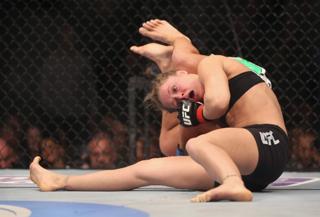 Ronda Rousey feet photo thumbnail