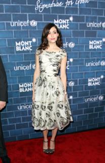 Emmy Rossum feet photo thumbnail